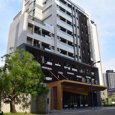 Liann Hotel Taichung Extérieur photo