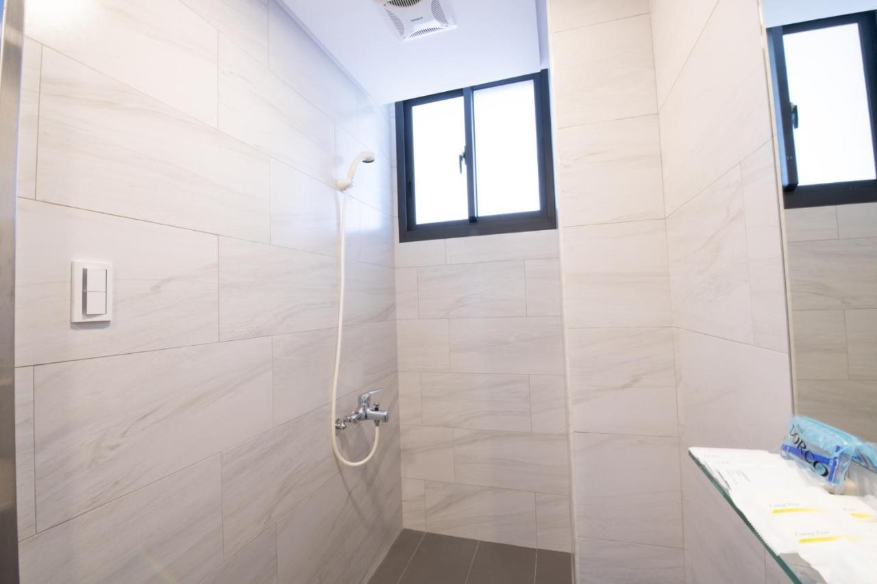 Liann Hotel Taichung Extérieur photo