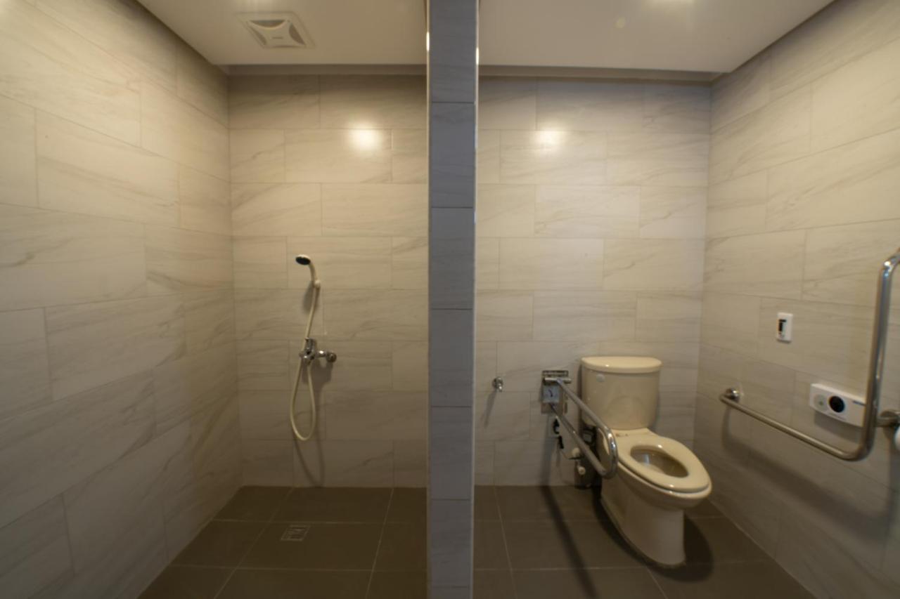 Liann Hotel Taichung Extérieur photo
