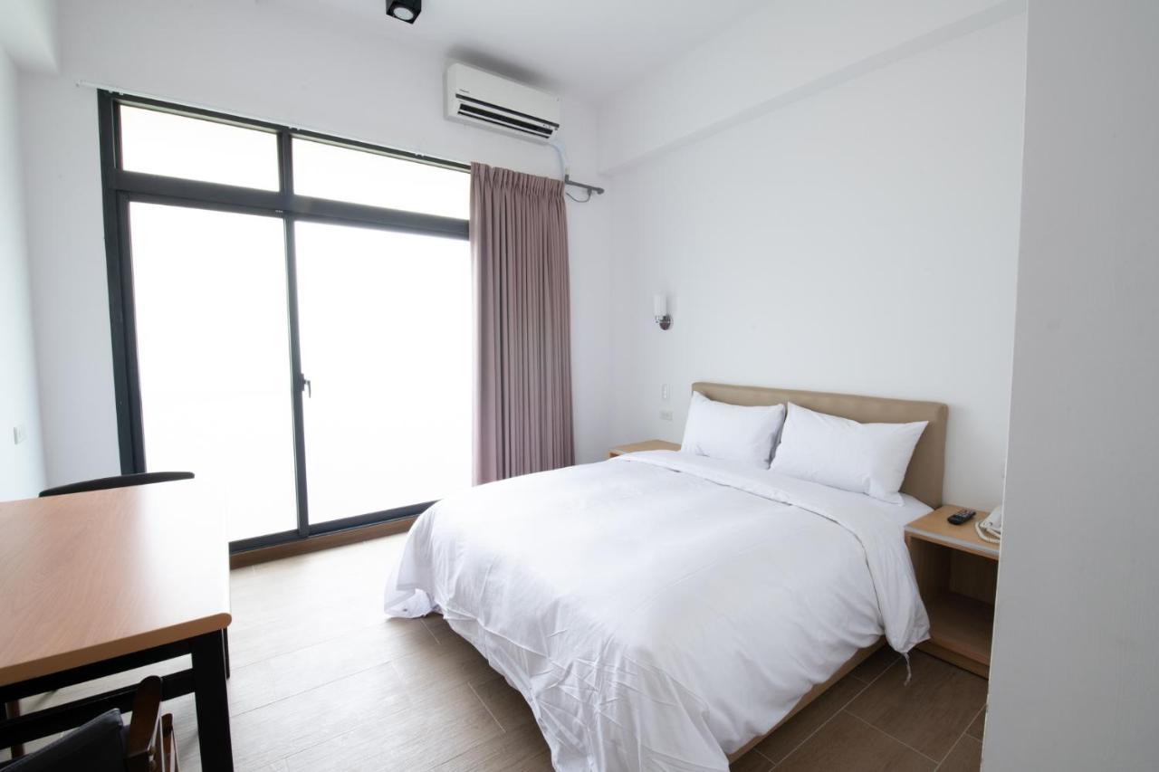 Liann Hotel Taichung Extérieur photo