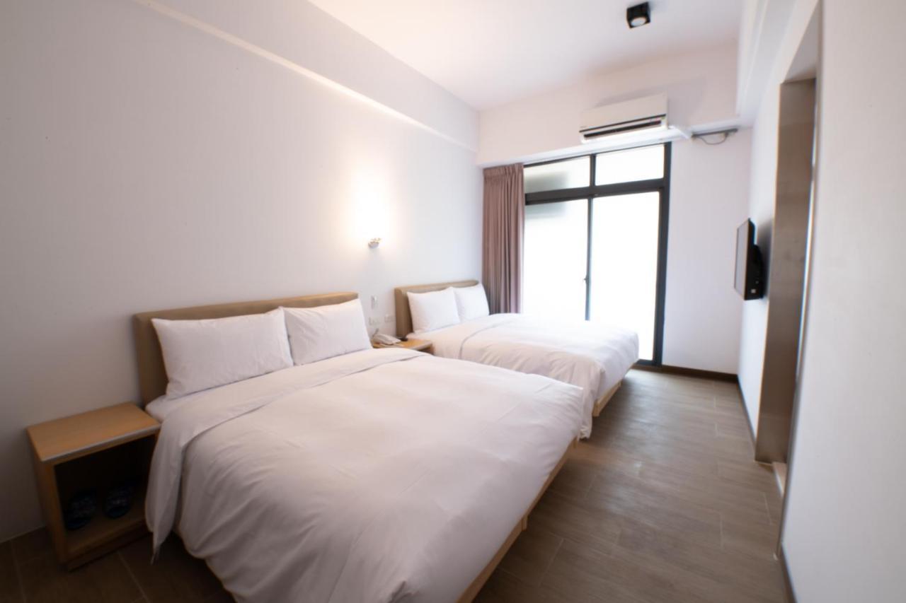 Liann Hotel Taichung Extérieur photo